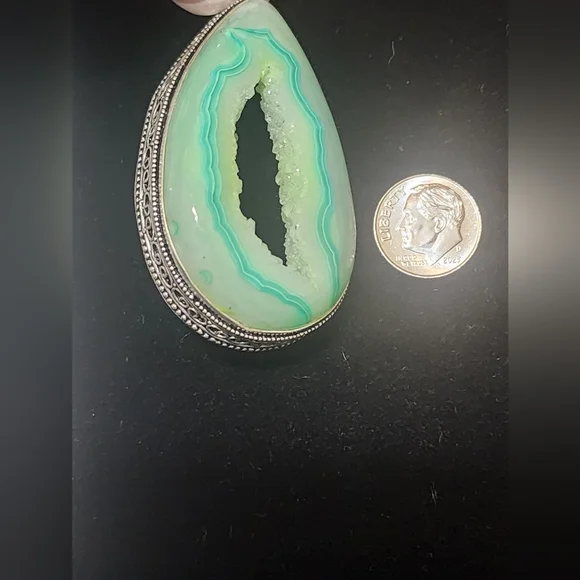 Druzy Pendant - Picture 2 of 4